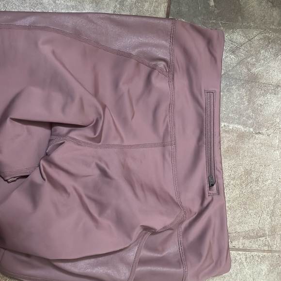 Sport cropped legging-Nike- like new condition - Picture 7 of 9